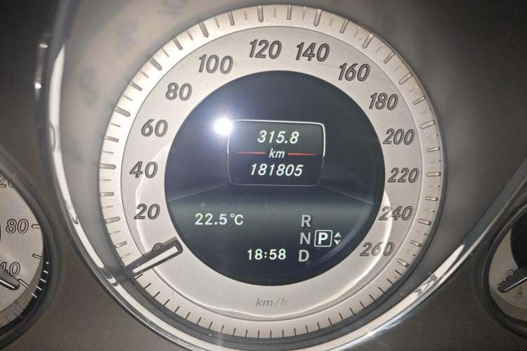 Used Mercedes-Benz GLK-Class 2013 GLK 300 4MATIC Dynamic Sunroof Model Odometer Close Up