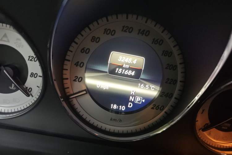 Used Mercedes-Benz GLK-Class 2013 GLK 300 4MATIC Dynamic Edition Odometer Close Up