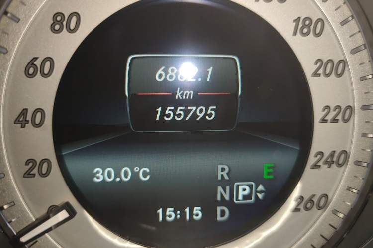 Used Mercedes-Benz GLK-Class 2013 GLK 300 4MATIC Dynamic Sunroof Model Odometer Close Up