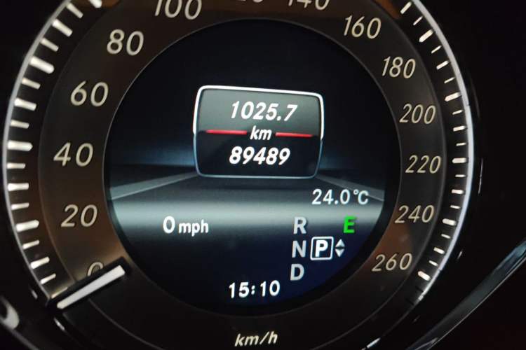 Used Mercedes-Benz GLK-Class 2013 GLK 300 4MATIC Dynamic Edition Odometer Close Up