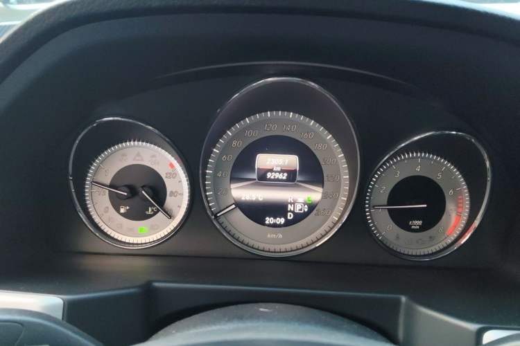 Used Mercedes-Benz GLK-Class 2013 GLK 300 4MATIC Fashion Model Odometer Close Up