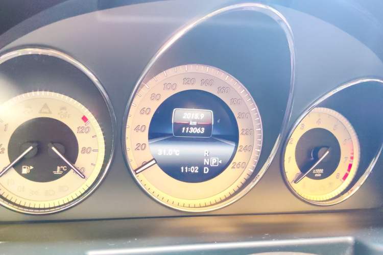 Used Mercedes-Benz GLK-Class 2013 GLK 300 4MATIC Dynamic Sunroof Model Odometer Close Up