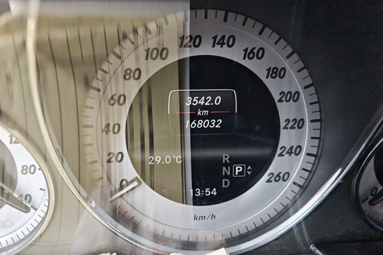 Used Mercedes-Benz GLK-Class 2013 GLK 300 4MATIC Dynamic Edition Odometer Close Up
