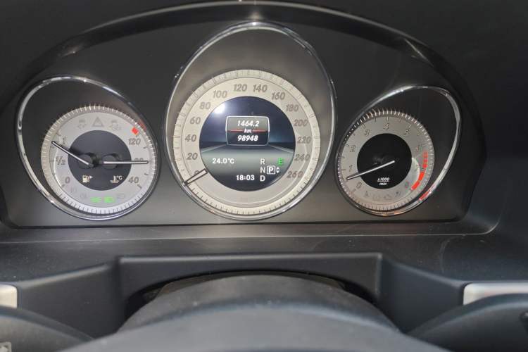 Used Mercedes-Benz GLK-Class 2013 GLK 300 4MATIC Dynamic Sunroof Model Odometer Close Up