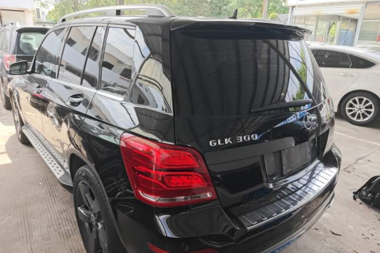 Used Mercedes-Benz GLK-Class 2013 GLK 300 4MATIC Luxury Model Rear Left 45 Deg