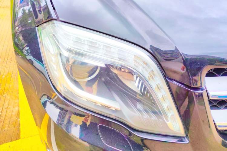 Used Mercedes-Benz GLK-Class 2013 GLK 300 4MATIC Luxury Model Right Front Headlight