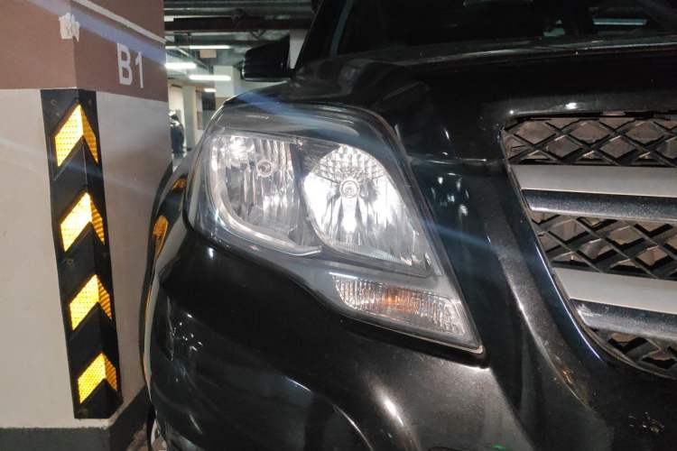 Used Mercedes-Benz GLK-Class 2013 GLK 300 4MATIC Dynamic Sunroof Model Right Front Headlight
