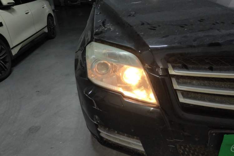 Used Mercedes-Benz GLK-Class 2013 GLK 300 4MATIC Luxury Model Right Front Headlight