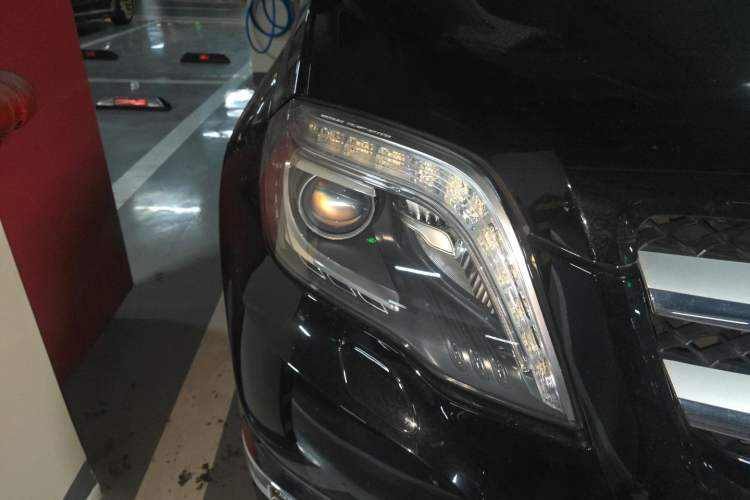 Used Mercedes-Benz GLK-Class 2013 Facelift GLK 300 4MATIC Fashion Edition Right Front Headlight