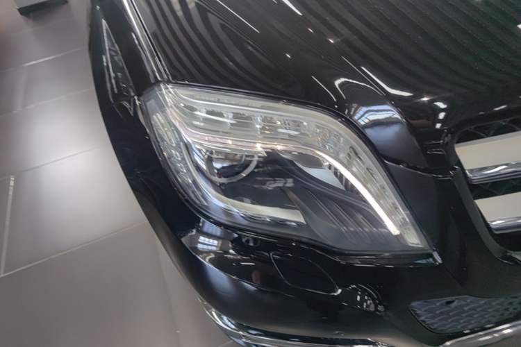 Used Mercedes-Benz GLK-Class 2013 GLK 300 4MATIC Dynamic Sunroof Model Right Front Headlight