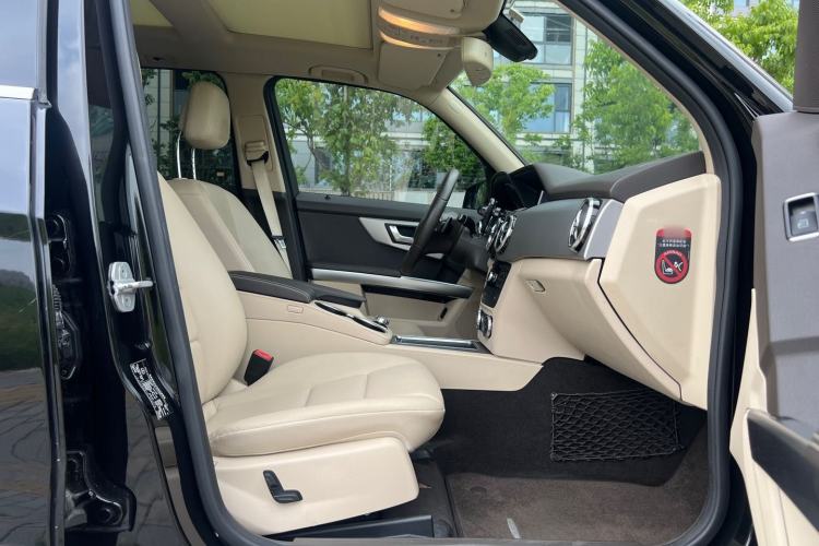 Used Mercedes-Benz GLK-Class 2013 GLK 300 4MATIC Dynamic Sunroof Model Right Front Seat