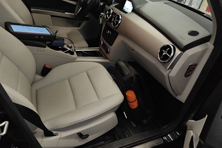 Used Mercedes-Benz GLK-Class 2013 GLK 300 4MATIC Dynamic Sunroof Model Right Front Seat