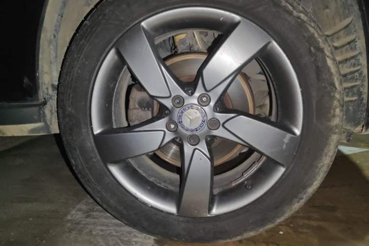 Used Mercedes-Benz GLK-Class 2013 GLK 300 4MATIC Dynamic Sunroof Model Right Front Wheel Hub