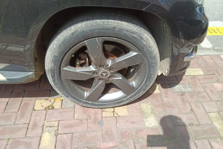 Used Mercedes-Benz GLK-Class 2013 GLK 300 4MATIC Dynamic Sunroof Model Right Front Wheel Hub