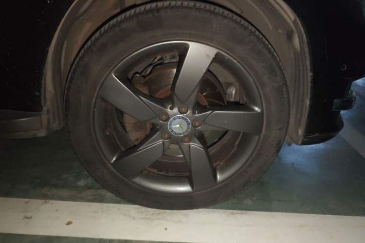 Used Mercedes-Benz GLK-Class 2013 GLK 300 4MATIC Dynamic Sunroof Model Right Front Wheel Hub