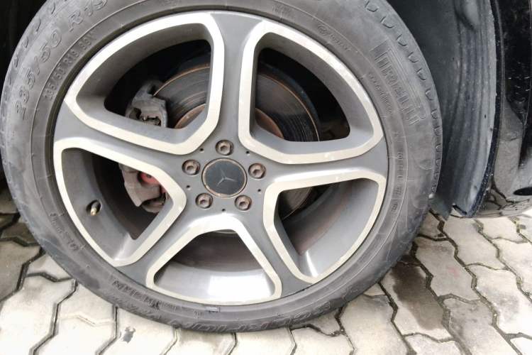 Used Mercedes-Benz GLK-Class 2013 Facelift GLK 300 4MATIC Luxury Edition Right Front Wheel Hub
