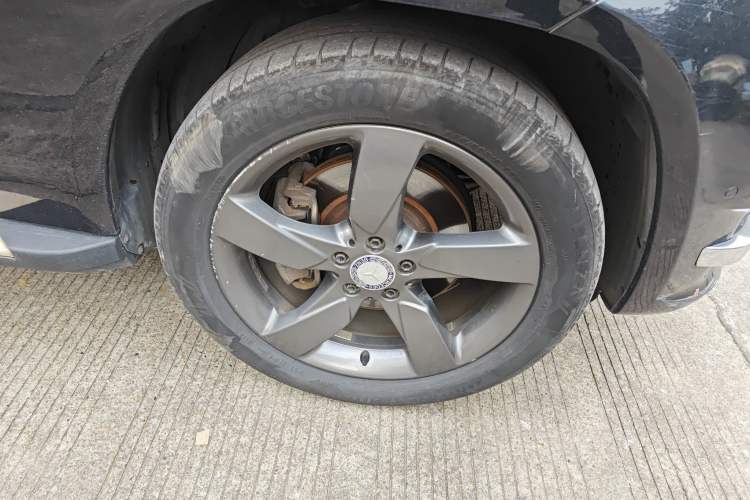 Used Mercedes-Benz GLK-Class 2013 GLK 300 4MATIC Dynamic Sunroof Model Right Front Wheel Hub