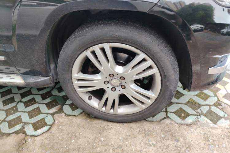 Used Mercedes-Benz GLK-Class 2013 GLK 300 4MATIC Fashion Model Right Front Wheel Hub