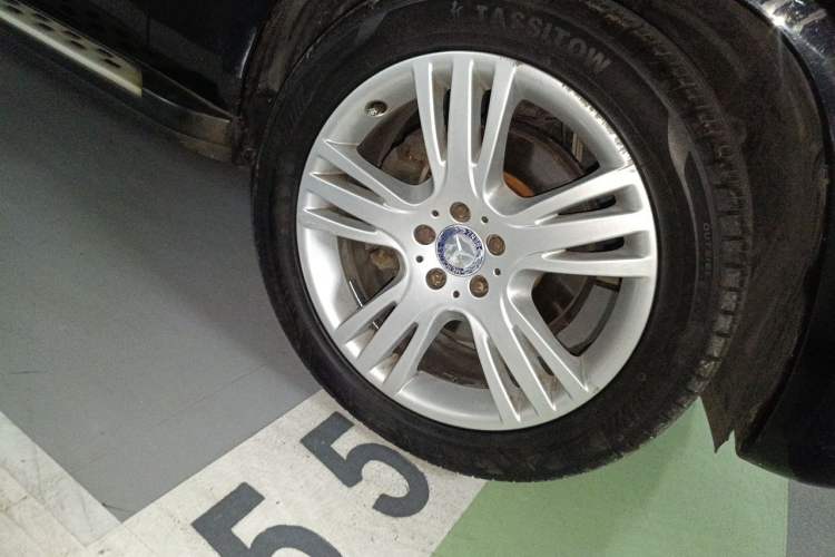 Used Mercedes-Benz GLK-Class 2013 GLK 300 4MATIC Dynamic Edition Right Front Wheel Hub