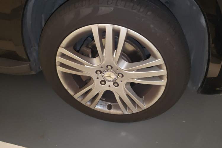 Used Mercedes-Benz GLK-Class 2013 GLK 300 4MATIC Dynamic Edition Right Front Wheel Hub