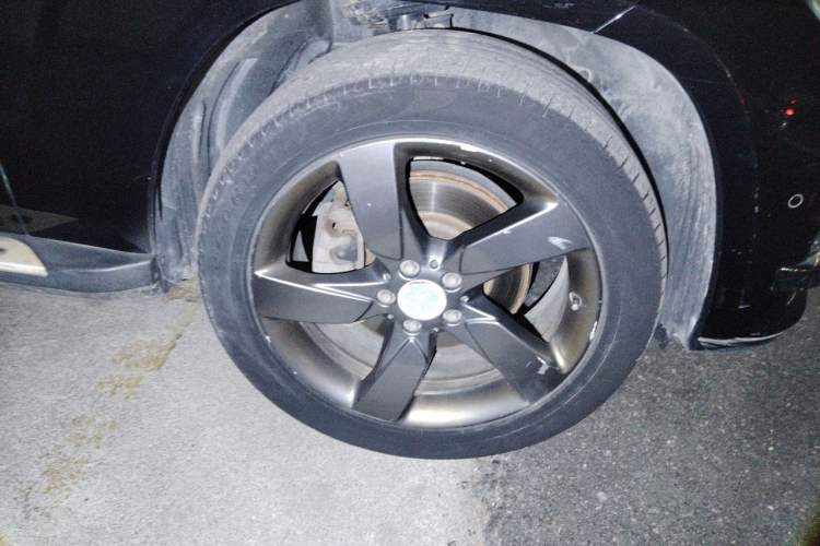 Used Mercedes-Benz GLK-Class 2013 GLK 300 4MATIC Dynamic Sunroof Model Right Front Wheel Hub