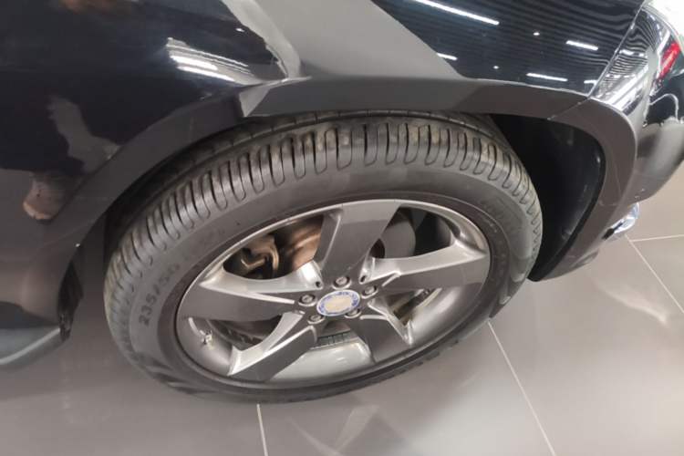 Used Mercedes-Benz GLK-Class 2013 GLK 300 4MATIC Dynamic Edition Right Front Wheel Hub