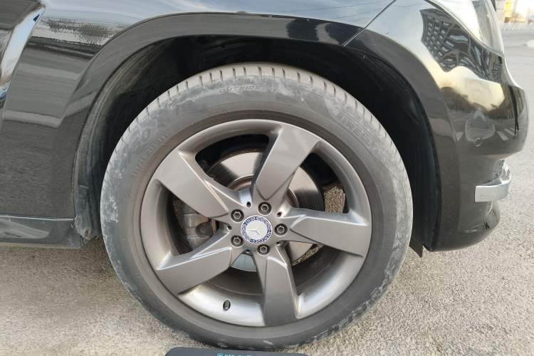 Used Mercedes-Benz GLK-Class 2013 GLK 300 4MATIC Dynamic Sunroof Model Right Front Wheel Hub