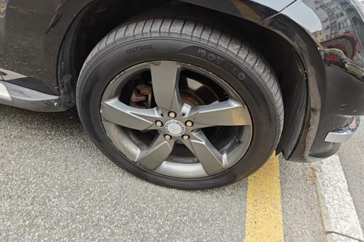 Used Mercedes-Benz GLK-Class 2013 GLK 300 4MATIC Dynamic Sunroof Model Right Front Wheel Hub