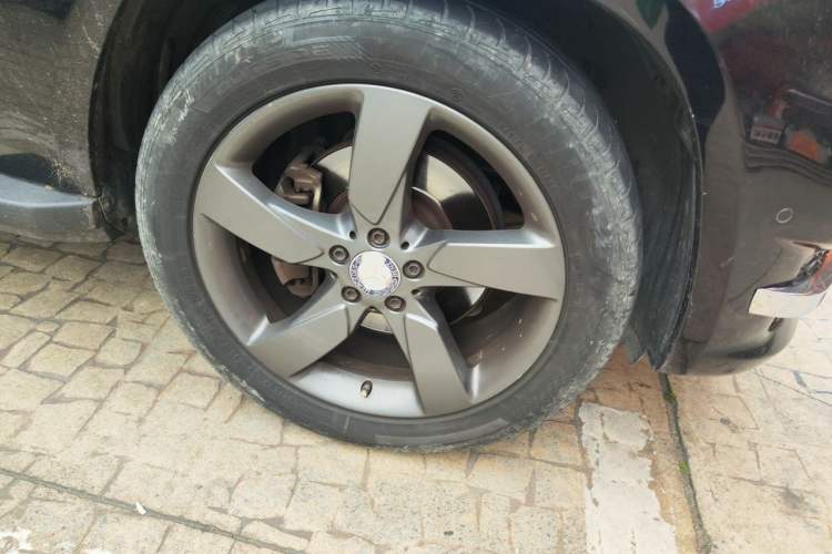 Used Mercedes-Benz GLK-Class 2013 GLK 300 4MATIC Dynamic Sunroof Model Right Front Wheel Hub