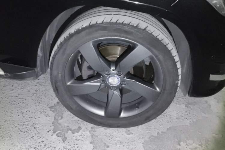 Used Mercedes-Benz GLK-Class 2013 GLK 300 4MATIC Dynamic Sunroof Model Right Front Wheel Hub