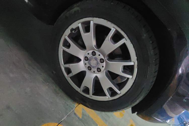Used Mercedes-Benz GLK-Class 2013 GLK 300 4MATIC Fashion Model Right Front Wheel Hub