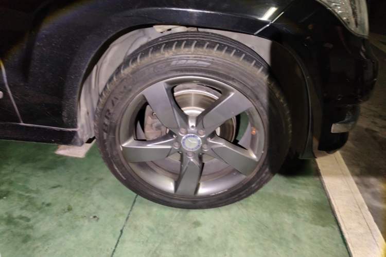 Used Mercedes-Benz GLK-Class 2013 GLK 300 4MATIC Dynamic Sunroof Model Right Front Wheel Hub