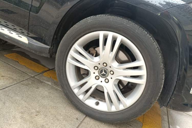 Used Mercedes-Benz GLK-Class 2013 GLK 300 4MATIC Dynamic Edition Right Front Wheel Hub