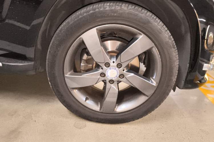 Used Mercedes-Benz GLK-Class 2013 Facelift GLK 300 4MATIC Fashion Edition Right Front Wheel Hub