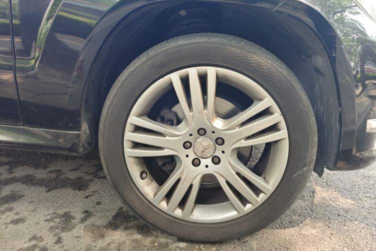 Used Mercedes-Benz GLK-Class 2013 GLK 300 4MATIC Dynamic Edition Right Front Wheel Hub