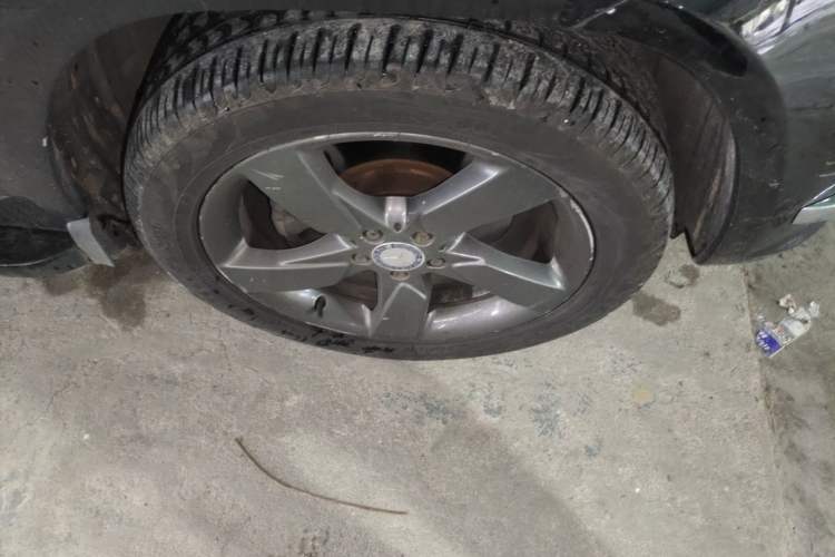 Used Mercedes-Benz GLK-Class 2013 GLK 300 4MATIC Dynamic Sunroof Model Right Front Wheel Hub