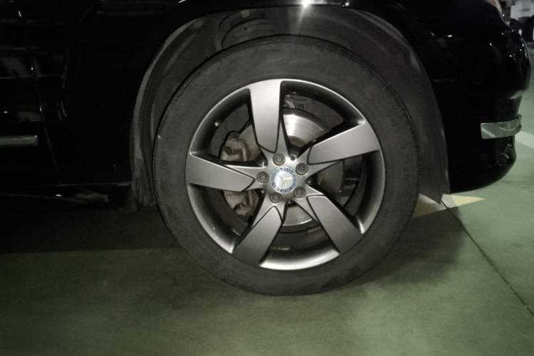 Used Mercedes-Benz GLK-Class 2013 GLK 300 4MATIC Dynamic Sunroof Model Right Front Wheel Hub