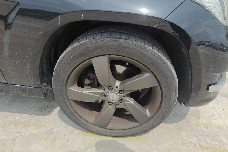 Used Mercedes-Benz GLK-Class 2013 GLK 300 4MATIC Dynamic Sunroof Model Right Front Wheel Hub