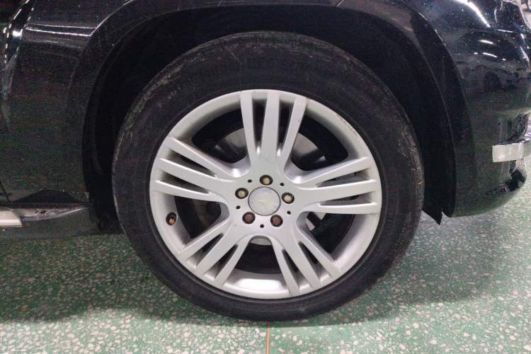 Used Mercedes-Benz GLK-Class 2013 GLK 300 4MATIC Fashion Model Right Front Wheel Hub