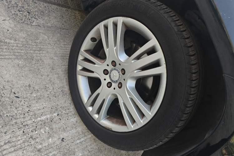Used Mercedes-Benz GLK-Class 2013 GLK 300 4MATIC Dynamic Edition Right Front Wheel Hub