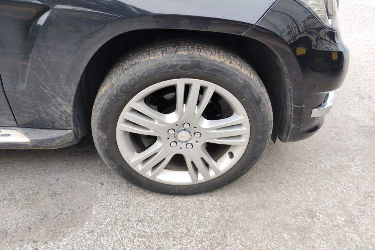Used Mercedes-Benz GLK-Class 2013 GLK 300 4MATIC Dynamic Edition Right Front Wheel Hub