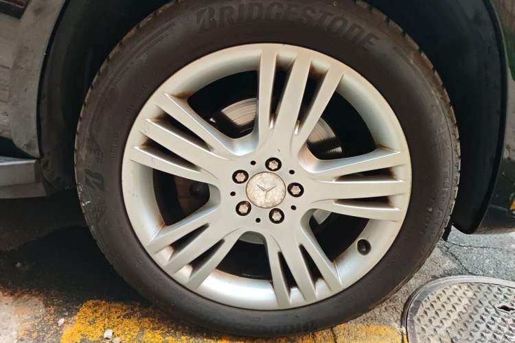 Used Mercedes-Benz GLK-Class 2013 GLK 300 4MATIC Dynamic Edition Right Front Wheel Hub
