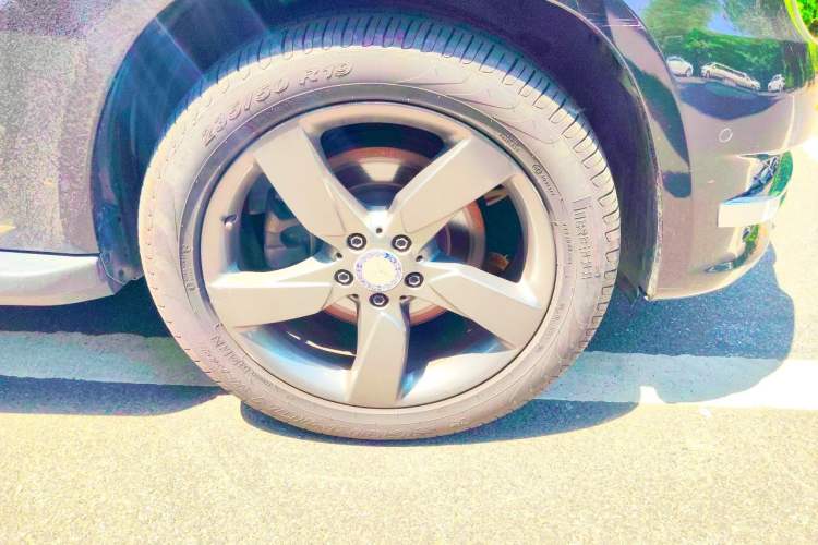 Used Mercedes-Benz GLK-Class 2013 GLK 300 4MATIC Dynamic Sunroof Model Right Front Wheel Hub