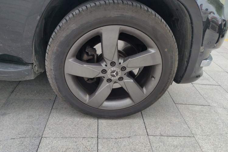 Used Mercedes-Benz GLK-Class 2013 GLK 300 4MATIC Dynamic Sunroof Model Right Front Wheel Hub