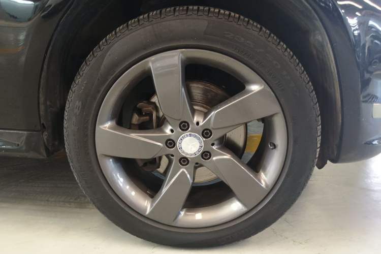 Used Mercedes-Benz GLK-Class 2013 GLK 300 4MATIC Dynamic Sunroof Model Right Front Wheel Hub