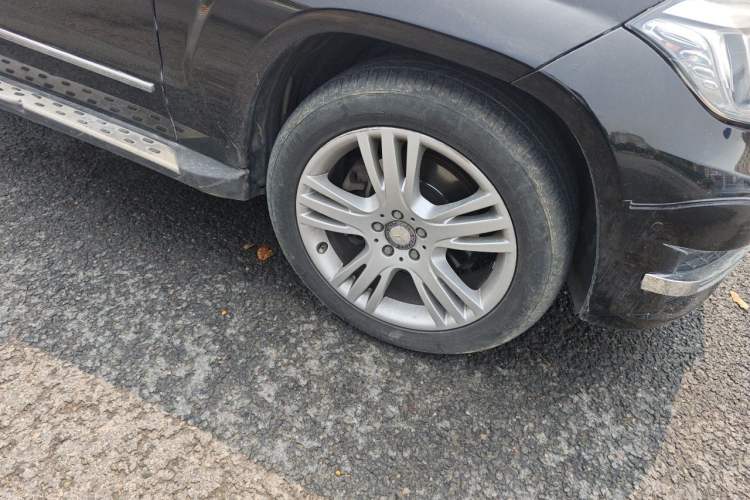 Used Mercedes-Benz GLK-Class 2013 GLK 300 4MATIC Dynamic Edition Right Front Wheel Hub