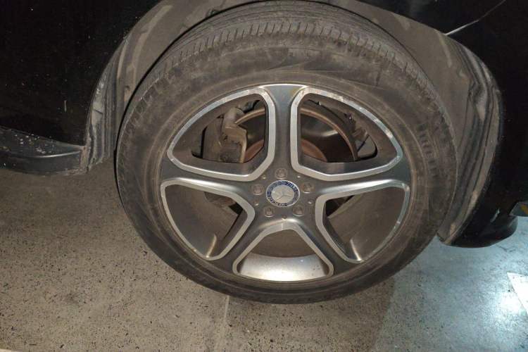Used Mercedes-Benz GLK-Class 2013 GLK 300 4MATIC Luxury Model Right Front Wheel Hub
