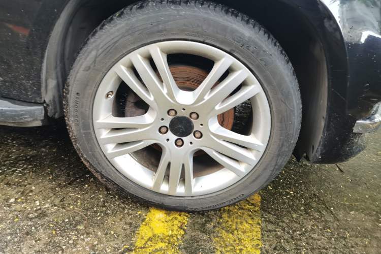 Used Mercedes-Benz GLK-Class 2013 GLK 300 4MATIC Dynamic Edition Right Front Wheel Hub