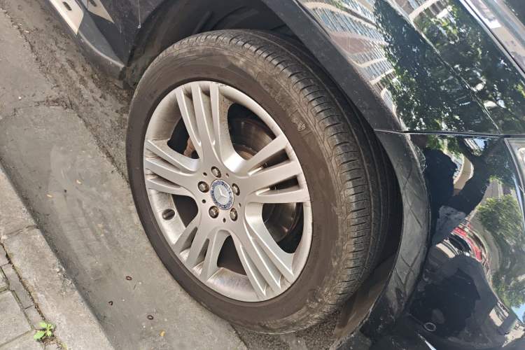 Used Mercedes-Benz GLK-Class 2013 GLK 300 4MATIC Dynamic Edition Right Front Wheel Hub