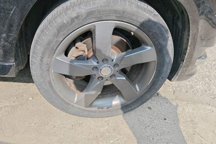 Used Mercedes-Benz GLK-Class 2013 GLK 300 4MATIC Dynamic Sunroof Model Right Front Wheel Hub